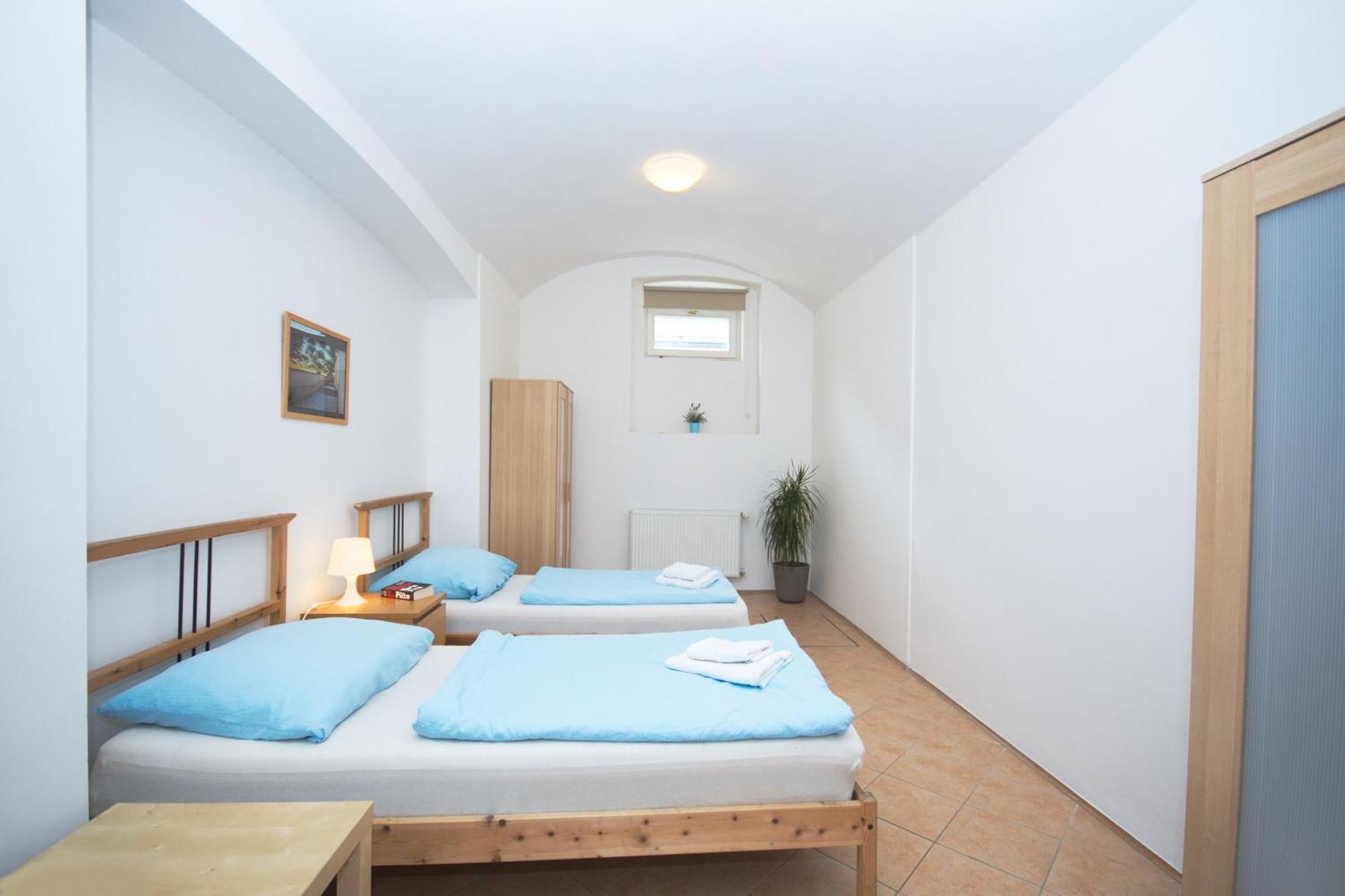 Residence Kostnicke Square Прага Екстер'єр фото