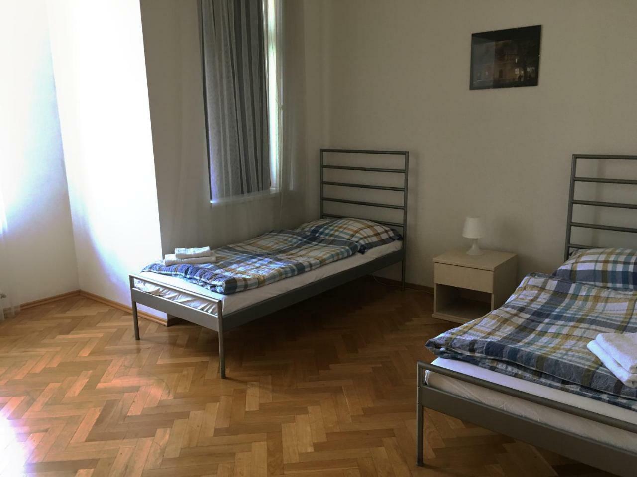 Residence Kostnicke Square Прага Екстер'єр фото